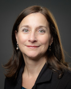 Photo of Lisa Lapointe